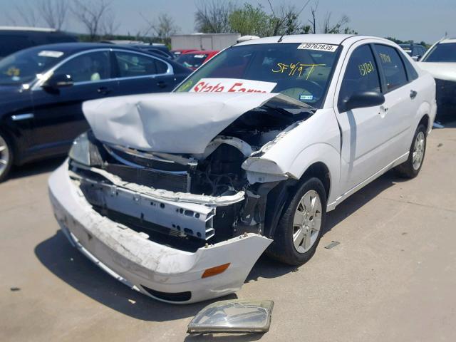 1FAFP34N17W274589 - 2007 FORD FOCUS ZX4 WHITE photo 2