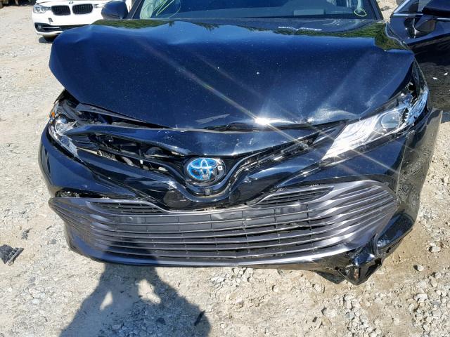 4T1B21HK3JU505583 - 2018 TOYOTA CAMRY HYBR BLACK photo 7