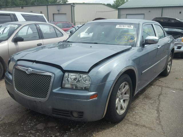 2C3KA53G36H405516 - 2006 CHRYSLER 300 TOURIN GRAY photo 2