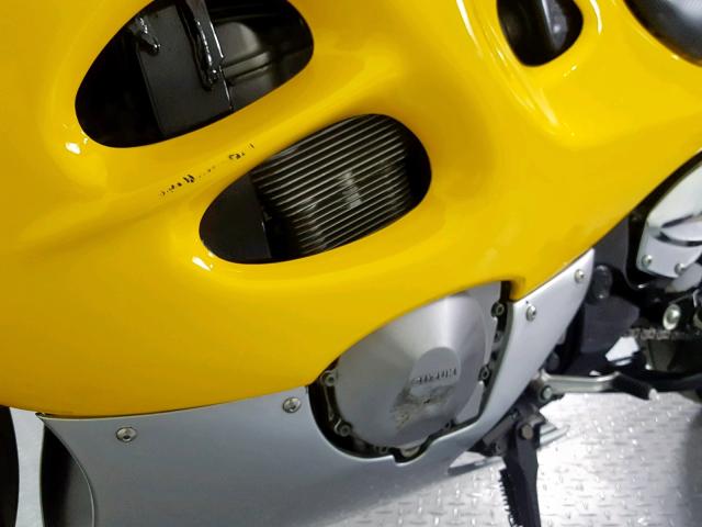 JS1GN79A122100596 - 2002 SUZUKI GSX600 F YELLOW photo 14