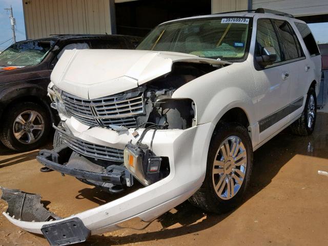 5LMFU27507LJ03402 - 2007 LINCOLN NAVIGATOR WHITE photo 2