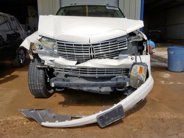 5LMFU27507LJ03402 - 2007 LINCOLN NAVIGATOR WHITE photo 9