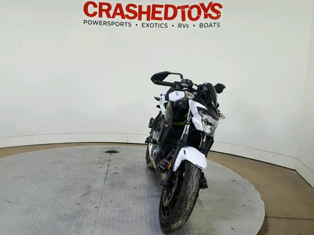 JKAEREG15HDA01802 - 2017 KAWASAKI ER650 G WHITE photo 3