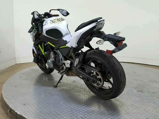 JKAEREG15HDA01802 - 2017 KAWASAKI ER650 G WHITE photo 6