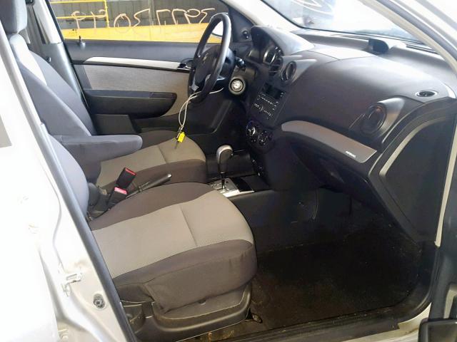 KL1TD66E99B668847 - 2009 CHEVROLET AVEO LS SILVER photo 5