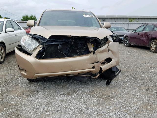 JTEES42A382092648 - 2008 TOYOTA HIGHLANDER GOLD photo 9