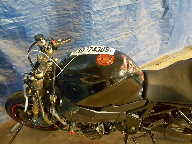 JS1GN7CA442104086 - 2004 SUZUKI GSX-R600 K BLACK photo 5