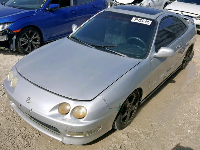 JH4DC4450YS009334 - 2000 ACURA INTEGRA LS SILVER photo 2