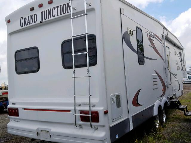 47CFCGS215R651440 - 2005 GRAN 5TH WHEEL WHITE photo 4