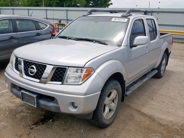 1N6AD07W16C424679 - 2006 NISSAN FRONTIER C SILVER photo 2