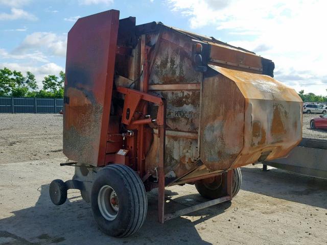 8521 - 2009 AGCO HAY BALER ORANGE photo 3