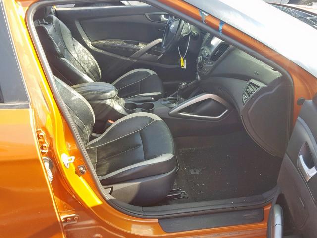 KMHTC6AE8FU216726 - 2015 HYUNDAI VELOSTER T ORANGE photo 5