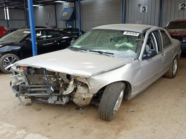 2FAHP74W44X104770 - 2004 FORD CROWN VICT SILVER photo 2