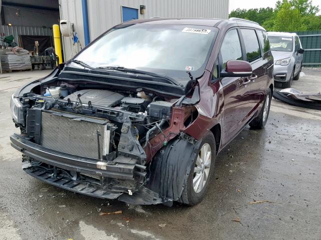 KNDMB5C17F6031569 - 2015 KIA SEDONA LX MAROON photo 2