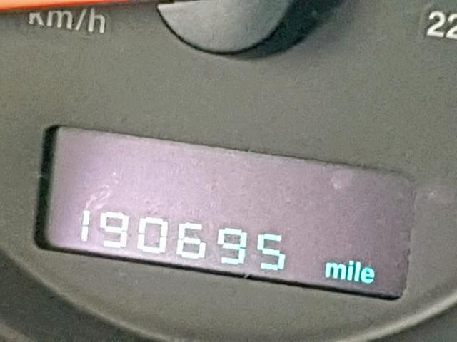 1J8HG48K57C669927 - 2007 JEEP COMMANDER GRAY photo 8