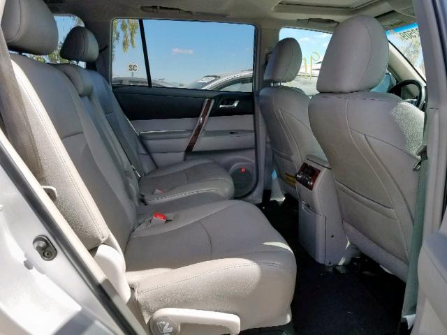 5TDDK3EHXDS227274 - 2013 TOYOTA HIGHLANDER GRAY photo 6