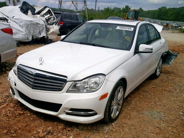 WDDGF4HBXER307551 - 2014 MERCEDES-BENZ C 250 WHITE photo 2