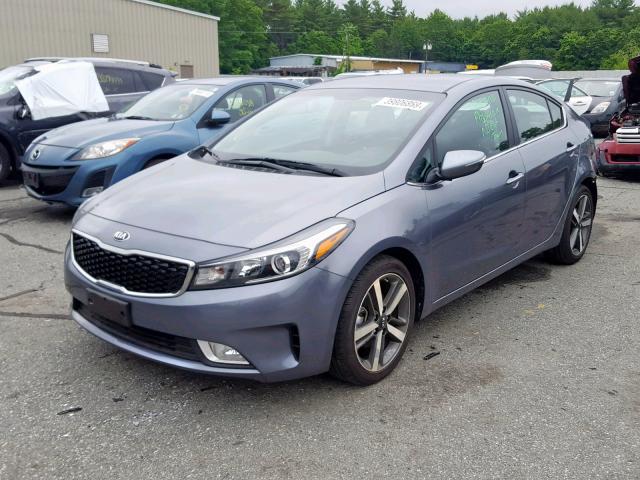 3KPFL4A82JE241743 - 2018 KIA FORTE EX GRAY photo 2