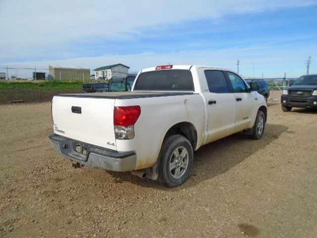 5TBDV541X7S462102 - 2007 TOYOTA TUNDRA CREWMAX SR5  photo 4