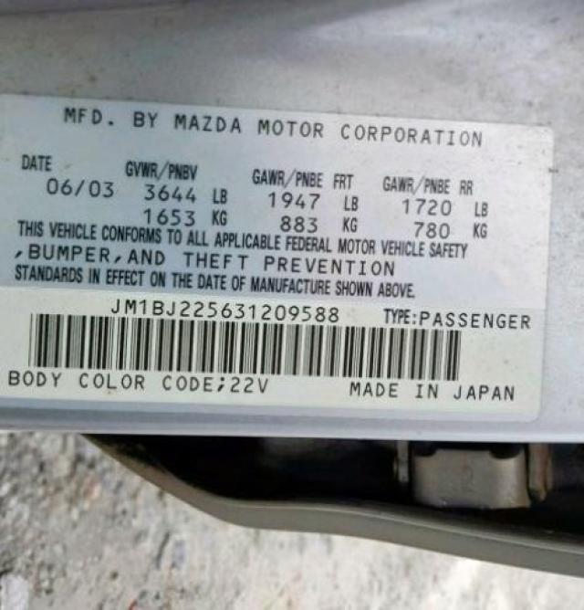 JM1BJ225631209588 - 2003 MAZDA PROTEGE DX SILVER photo 10