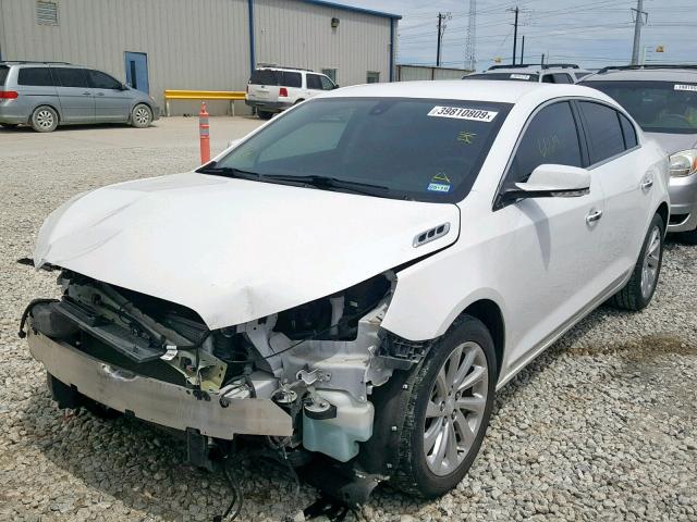 1G4GB5G33GF207393 - 2016 BUICK LACROSSE WHITE photo 2