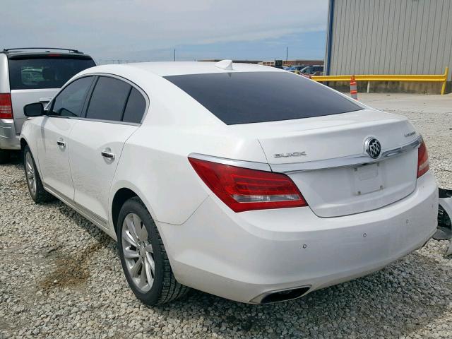 1G4GB5G33GF207393 - 2016 BUICK LACROSSE WHITE photo 3