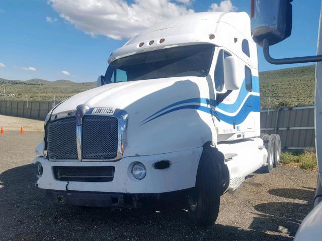 1XKTDB9X71J870924 - 2001 KENWORTH CONSTRUCTI WHITE photo 2