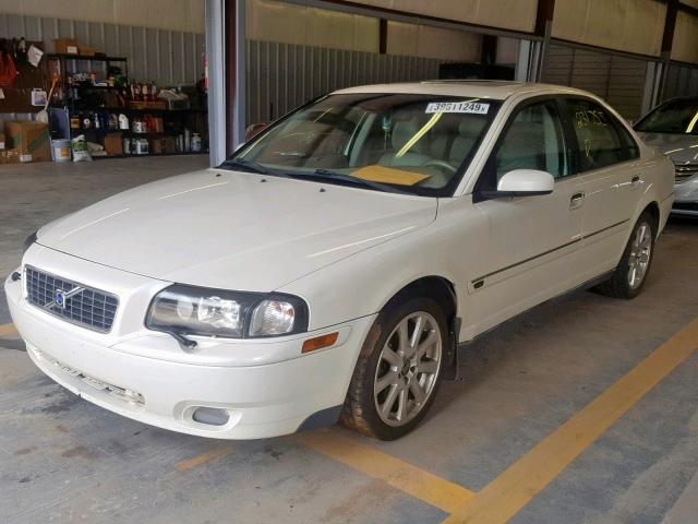 YV1TS592651392003 - 2005 VOLVO S80 2.5T WHITE photo 2