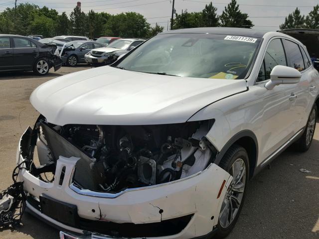 2LMTJ8LP9GBL43688 - 2016 LINCOLN MKX RESERV WHITE photo 2