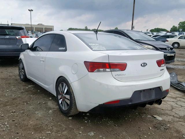 KNAFU6A29D5742906 - 2013 KIA FORTE EX WHITE photo 3