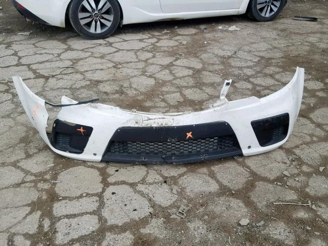 KNAFU6A29D5742906 - 2013 KIA FORTE EX WHITE photo 9