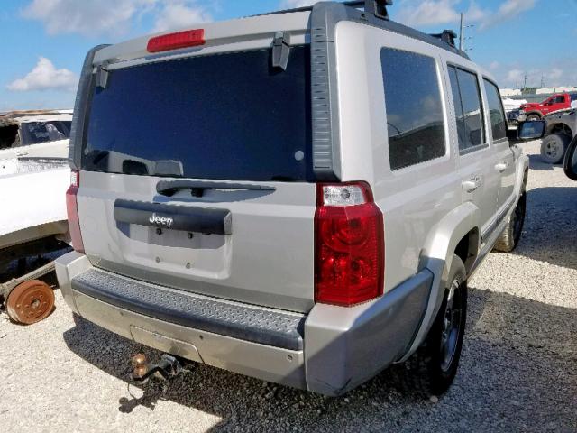 1J8HH48K98C200970 - 2008 JEEP COMMANDER GRAY photo 4