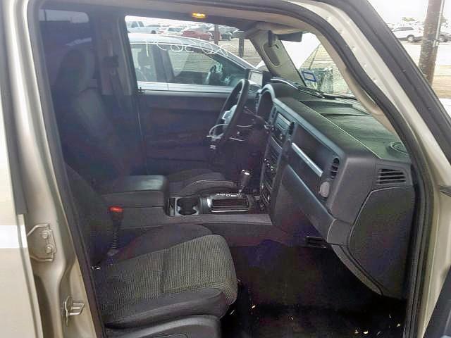 1J8HH48K98C200970 - 2008 JEEP COMMANDER GRAY photo 5