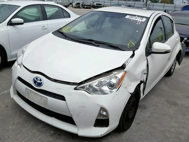 JTDKDTB35E1572575 - 2014 TOYOTA PRIUS C WHITE photo 2