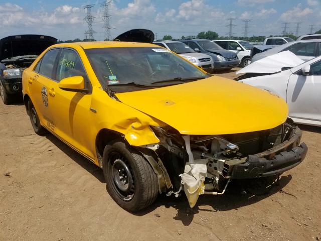 4T1BD1FKXEU112635 - 2014 TOYOTA CAMRY HYBR YELLOW photo 1