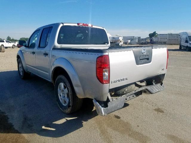 1N6AD07U07C442610 - 2007 NISSAN FRONTIER C SILVER photo 3