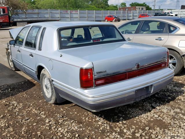 1LNLM83W1PY601943 - 1993 LINCOLN TOWN CAR C SILVER photo 3