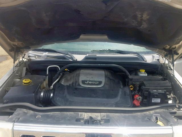 1J8HG58206C364548 - 2006 JEEP COMMANDER CREAM photo 7