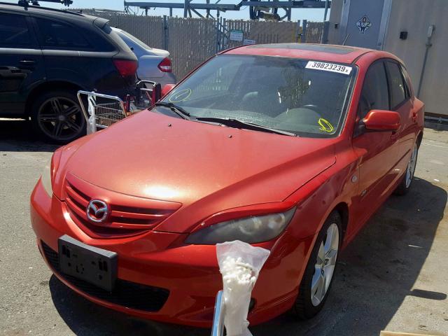 JM1BK343151240829 - 2005 MAZDA 3 HATCHBAC RED photo 2