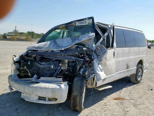 1GDHG35J0X1082829 - 1999 GMC SAVANA RV WHITE photo 2