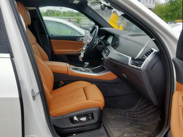 5UXCR6C54KLK99828 - 2019 BMW X5 XDRIVE4 WHITE photo 5
