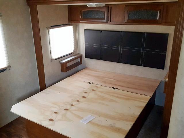 4X4TSBF21FU075944 - 2015 SALM CAMPER CREAM photo 8