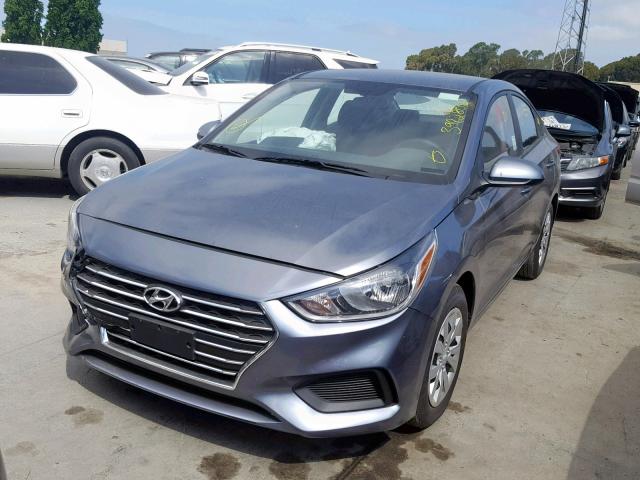 3KPC24A35KE084348 - 2019 HYUNDAI ACCENT SE GRAY photo 2