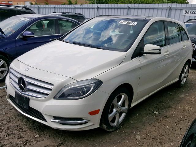 WDDMH4EB6EJ252693 - 2014 MERCEDES-BENZ B250 WHITE photo 2