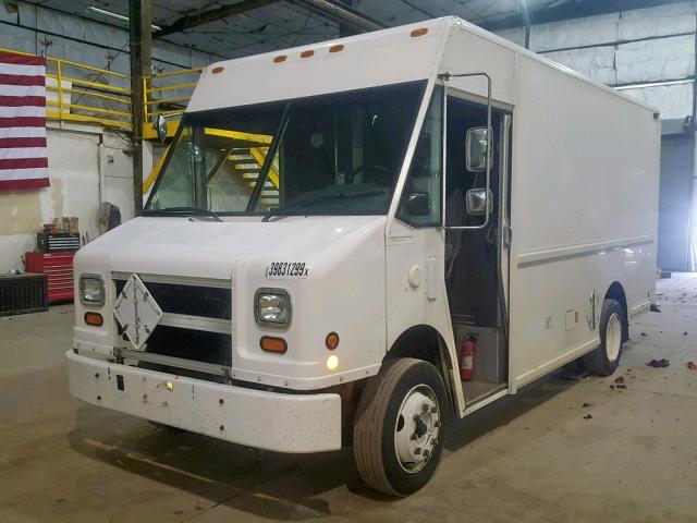 4UZAANBW71CH53085 - 2001 FREIGHTLINER CHASSIS M WHITE photo 2