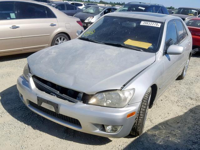 JTHBD192430077223 - 2003 LEXUS IS 300 SILVER photo 2