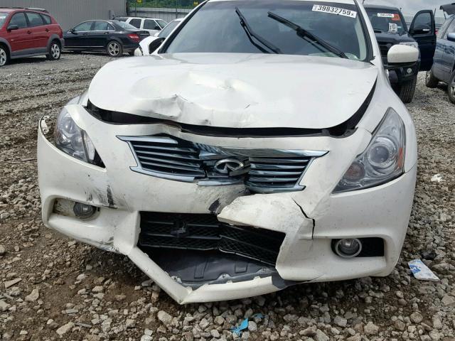 JN1CV6AR2DM355316 - 2013 INFINITI G37 WHITE photo 9