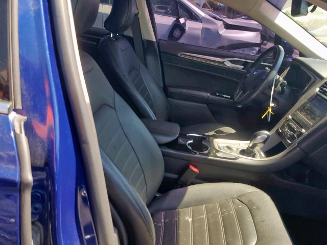 3FA6P0H96GR194235 - 2016 FORD FUSION SE BLUE photo 5