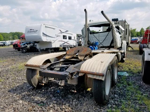 1M2AN07Y7GM020858 - 2016 MACK 600 CHU600 WHITE photo 4