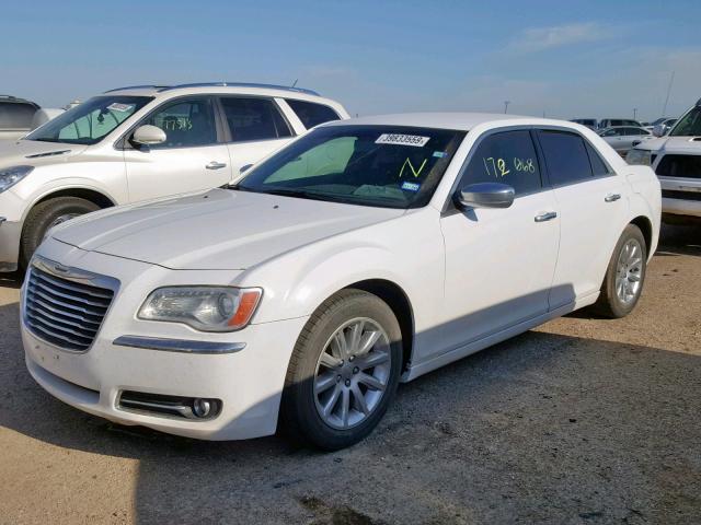 2C3CCACG4CH250297 - 2012 CHRYSLER 300 LIMITE WHITE photo 2